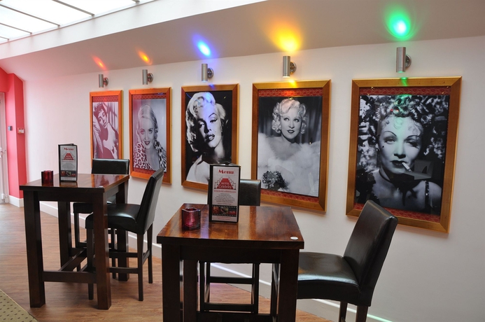 Imagen de los interiores del Hotel Celebrity. Foto 11