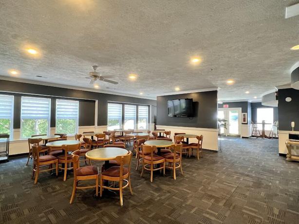 Imagen del bar/restaurante del Hotel Celebrity Inn, Branson. Foto 2
