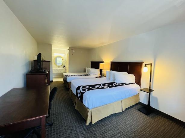 Imagen de la habitación del Hotel Celebrity Inn, Branson. Foto 6