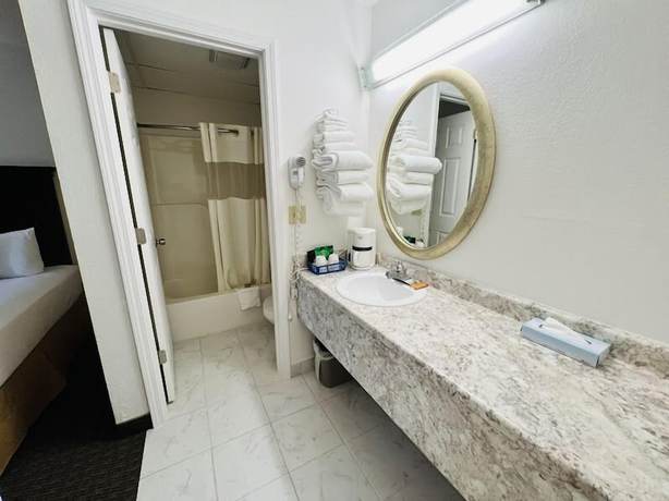 Imagen de la habitación del Hotel Celebrity Inn, Branson. Foto 8