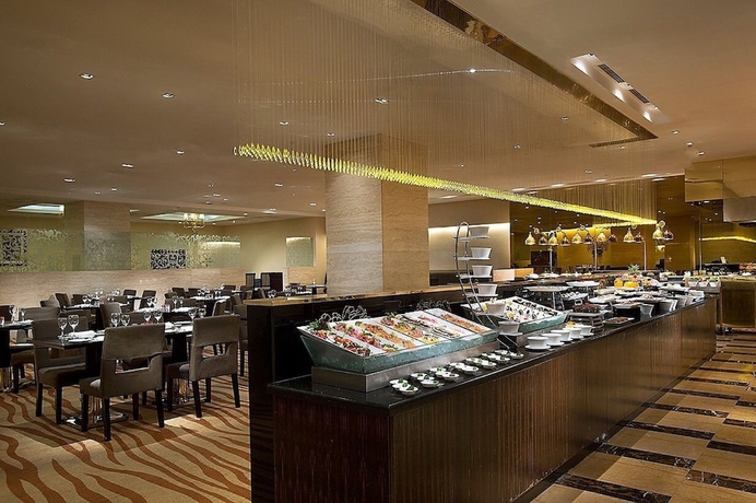 Imagen del bar/restaurante del Hotel Celebrity International Grand. Foto 3