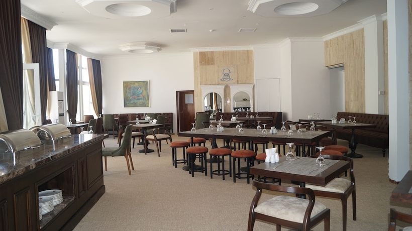 Imagen del bar/restaurante del Hotel Celebrity, Lapta. Foto 3