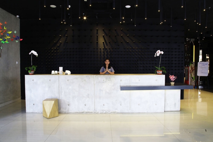 Imagen de los interiores del Hotel Celecton Blue Cikarang. Foto 18