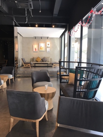 Imagen de los interiores del Hotel Celecton Blue Cikarang. Foto 19