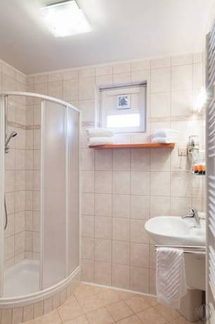 Imagen de la habitación del Hotel Celeia. Foto 3