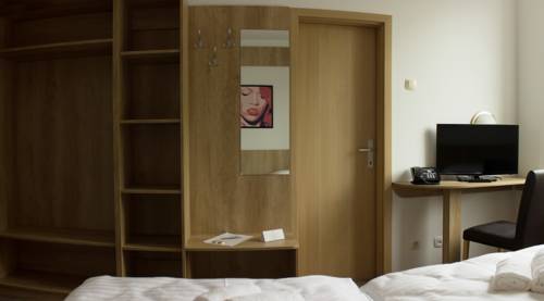 Imagen de la habitación del Hotel Celeia. Foto 6