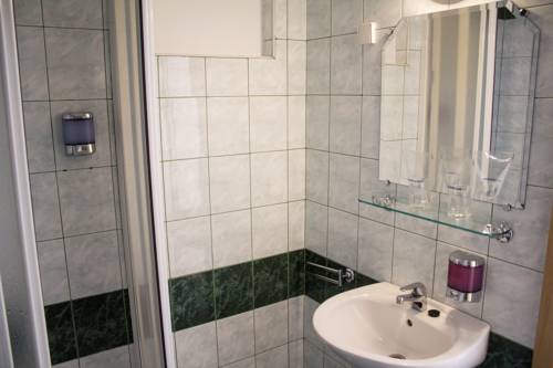 Imagen de la habitación del Hotel Celeia. Foto 7