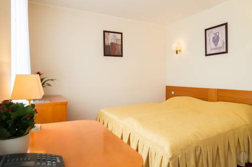 Imagen de la habitación del Hotel Celeia. Foto 13