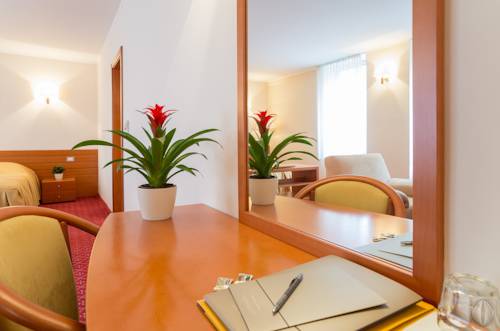 Imagen de la habitación del Hotel Celeia. Foto 15