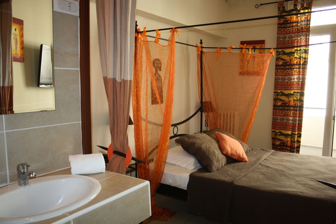 Imagen de la habitación del Hotel Celenya. Foto 9