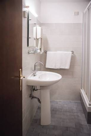 Imagen de la habitación del Hotel Celerin. Foto 11