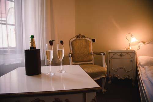 Imagen de la habitación del Hotel Celerin. Foto 13