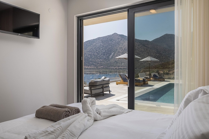 Imagen de la habitación del Hotel Celeste Bali Suites. Foto 3