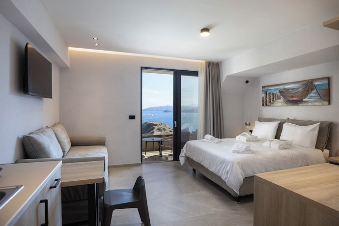 Imagen de la habitación del Hotel Celeste Bali Suites. Foto 6
