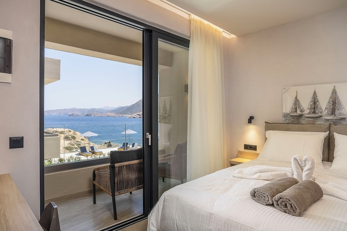 Imagen de la habitación del Hotel Celeste Bali Suites. Foto 10