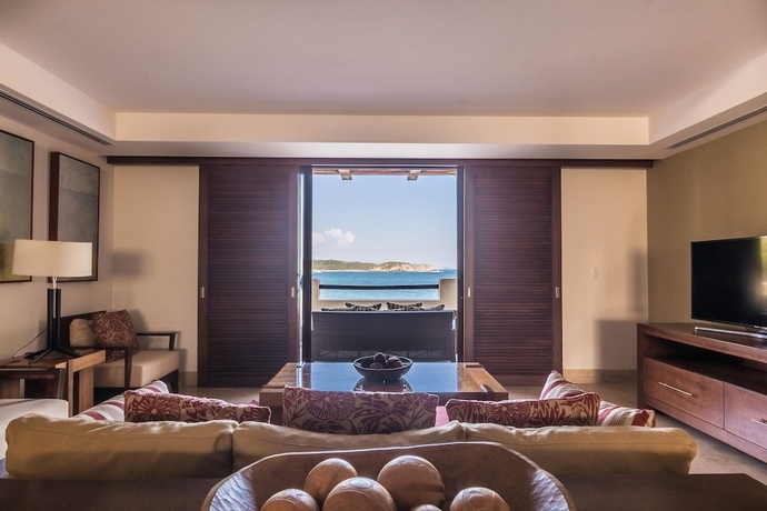 Imagen de la habitación del Hotel Celeste Beach Residences Huatulco Curamoria Collection. Foto 9