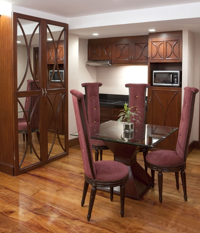 Imagen de la habitación del Hotel Celeste, Makati. Foto 9