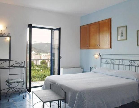 Imagen general del Hotel Celeste, Procida. Foto 10