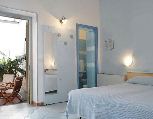 Imagen general del Hotel Celeste, Procida. Foto 11