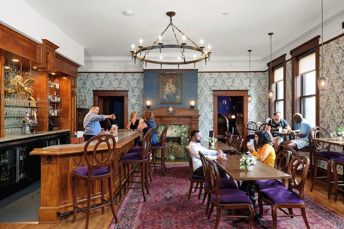 Imagen del bar/restaurante del Hotel Celeste of St Paul. Foto 2