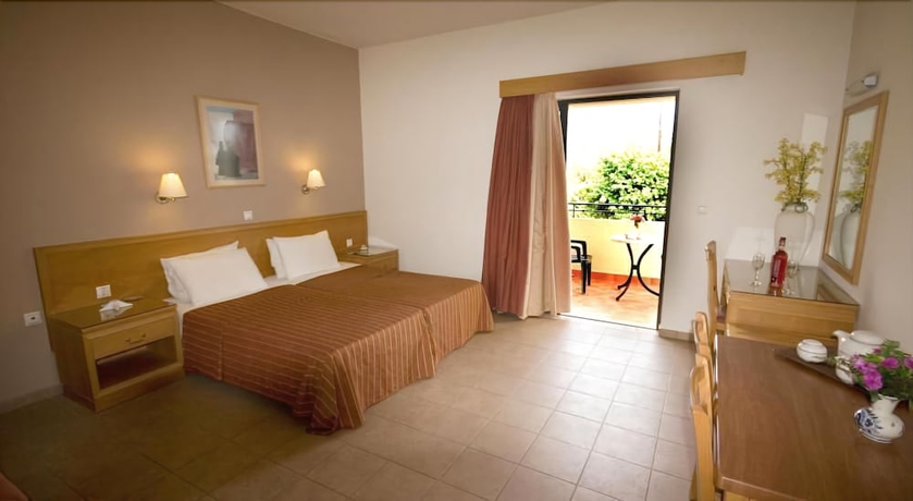 Imagen de la habitación del Hotel Celestial Lindos Suites. Foto 3