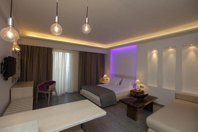 Imagen de la habitación del Hotel Celestial Lindos Suites. Foto 11