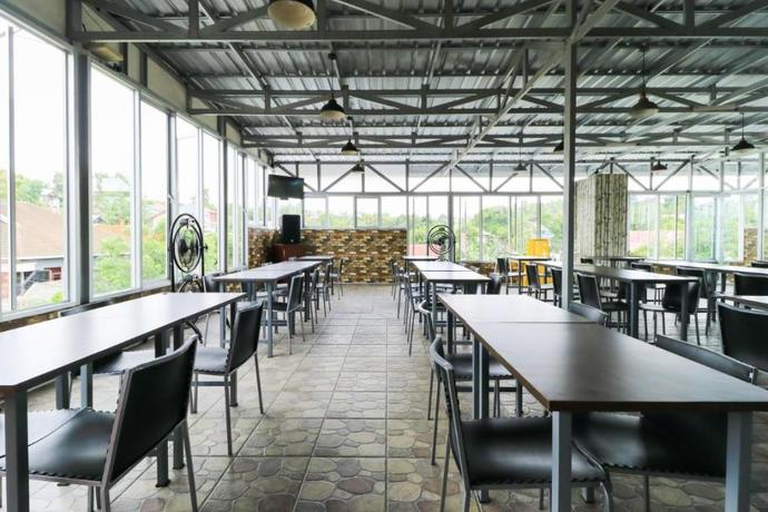Imagen del bar/restaurante del Hotel Celia, Samarinda. Foto 3