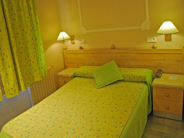 Imagen de la habitación del Hotel Celimar. Foto 17