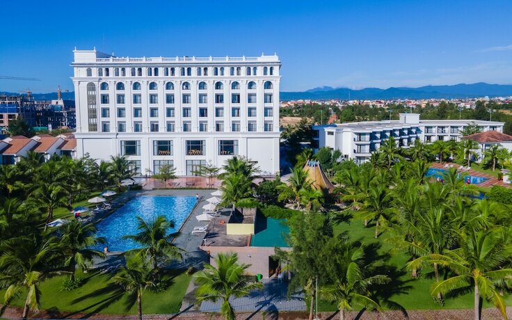 Imagen de la piscina del Hotel Celina Peninsula Resort. Foto 31