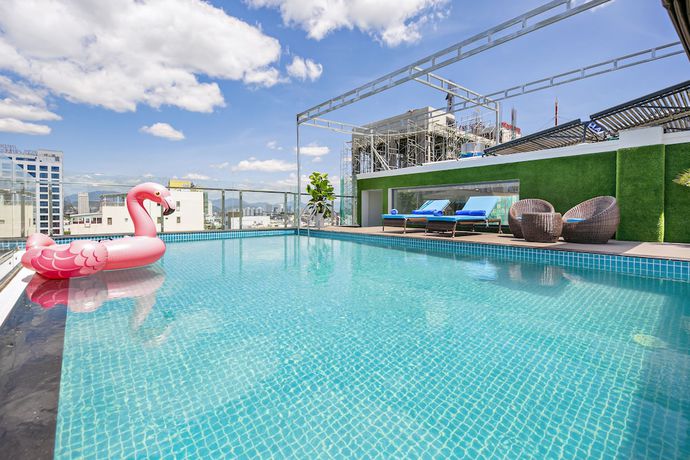 Imagen general del Hotel Celina and Apartment. Foto 1
