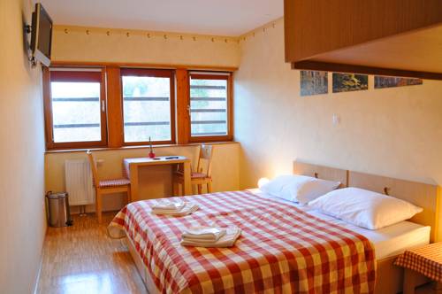 Imagen de la habitación del Hotel Celjska Koca. Foto 6
