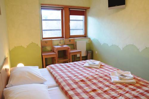 Imagen de la habitación del Hotel Celjska Koca. Foto 16