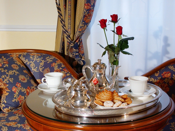 Imagen del bar/restaurante del Hotel Cellini. Foto 3