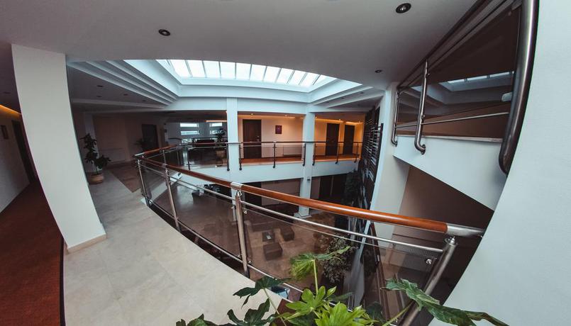 Imagen de los interiores del Hotel Celly. Foto 8