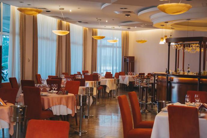Imagen del bar/restaurante del Hotel Celly. Foto 3
