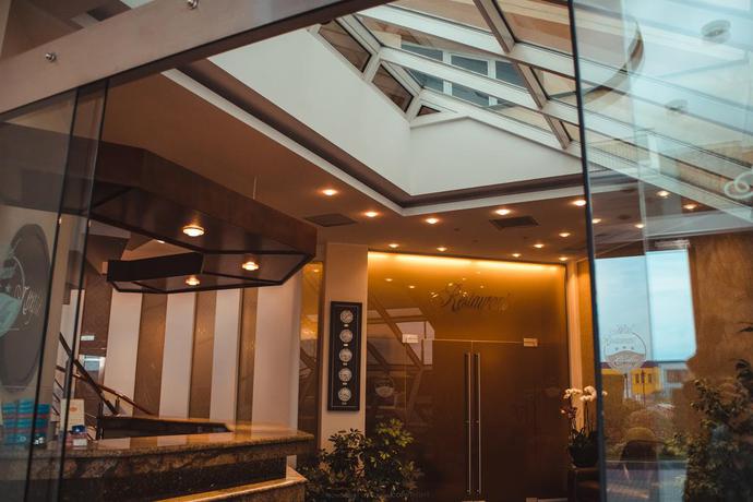 Imagen de los interiores del Hotel Celly. Foto 10