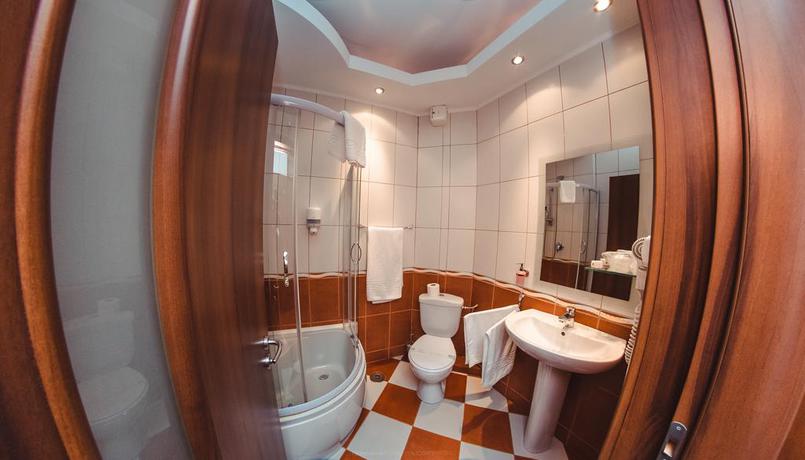 Imagen de los interiores del Hotel Celly. Foto 11