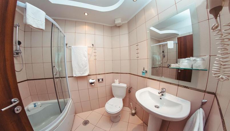 Imagen de los interiores del Hotel Celly. Foto 12