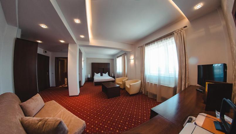 Imagen de los interiores del Hotel Celly. Foto 13