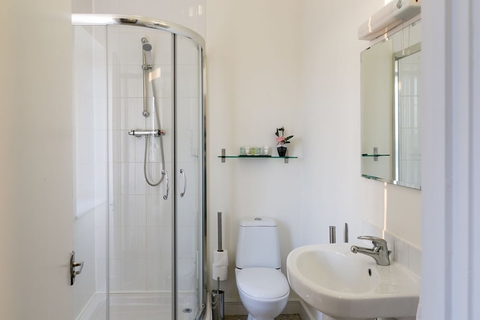 Imagen de la habitación del Hotel Celtic International Cardiff Airport. Foto 17