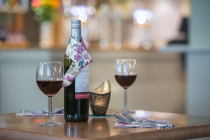 Imagen del bar/restaurante del Hotel Celtic International Cardiff Airport. Foto 4