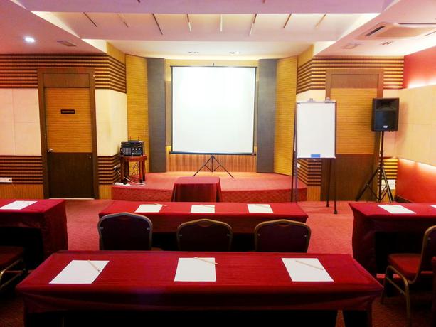Imagen de los interiores del Hotel Celyn , City Mall. Foto 11