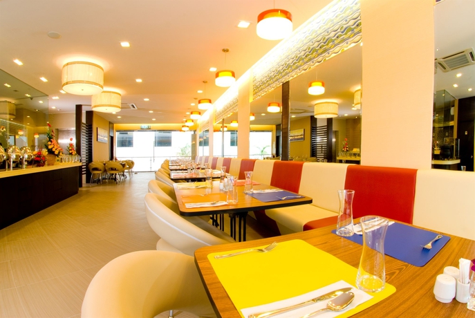Imagen del bar/restaurante del Hotel Celyn , City Mall. Foto 2