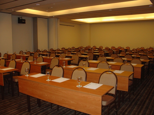 Imagen de los interiores del Hotel Cemara. Foto 8