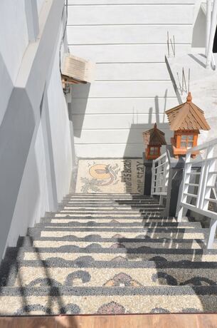 Imagen de los interiores del Hotel Cemara's Beach Homestay. Foto 15