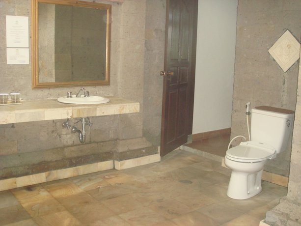 Imagen de la habitación del Hotel Cempaka Belimbing Villas. Foto 8