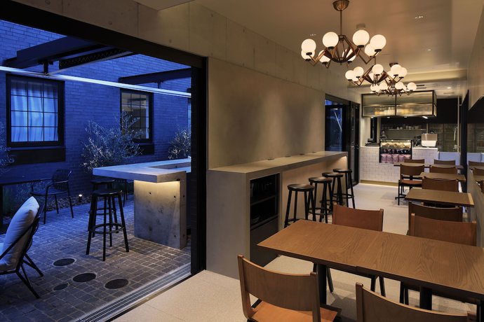 Imagen del bar/restaurante del Hotel Cen. Foto 2