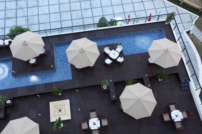 Imagen de los exteriores del Hotel Cendeluxe - Managed By H and K Hospitality. Foto 12