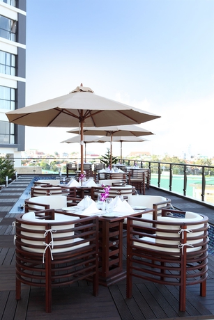 Imagen del bar/restaurante del Hotel Cendeluxe - Managed By H and K Hospitality. Foto 3