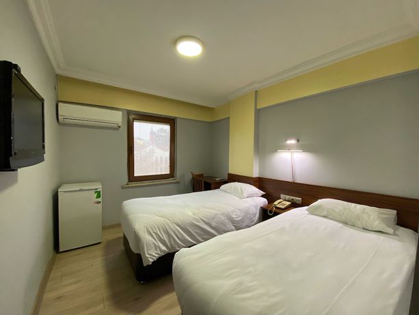 Imagen de la habitación del Hotel Cenedag. Foto 3